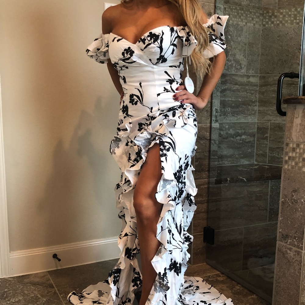 Luxxel gown with slit BNWT